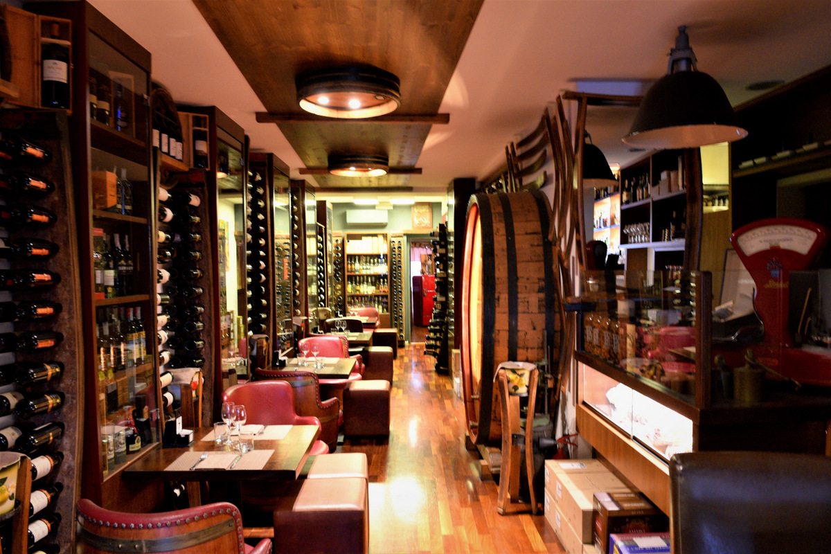 Prosciutteria<br>Ristorante<br>Enoteca<br>Pinseria